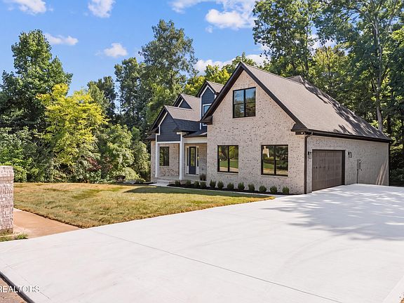 4th image of 12507 Comblain Rd