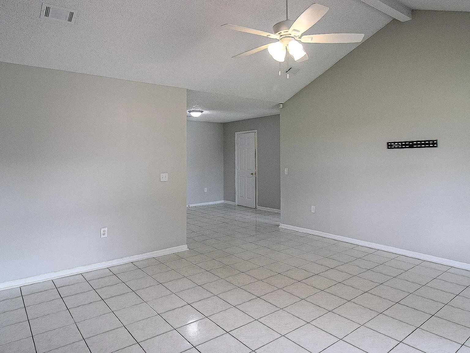 1235 Pineridge Way - 1 — Photo 3