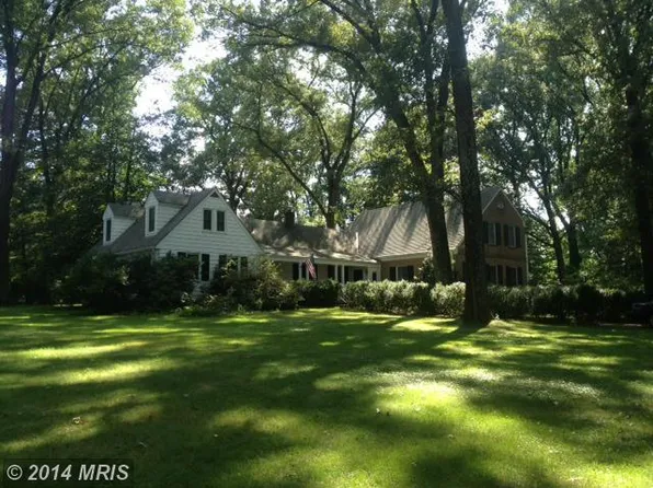 3340 Sleepy Hollow Rd, Falls Church, VA 22044