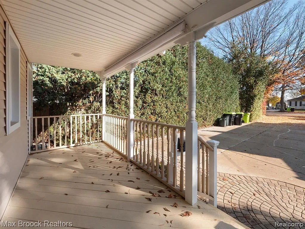 4 bed, 2.0 bath, 2889 sqft, $3,100 — Photo 4