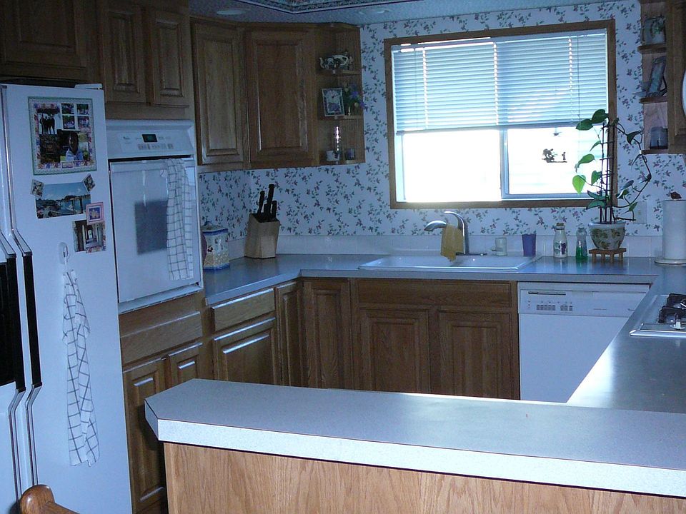2nd image of 10031 SE 204th St