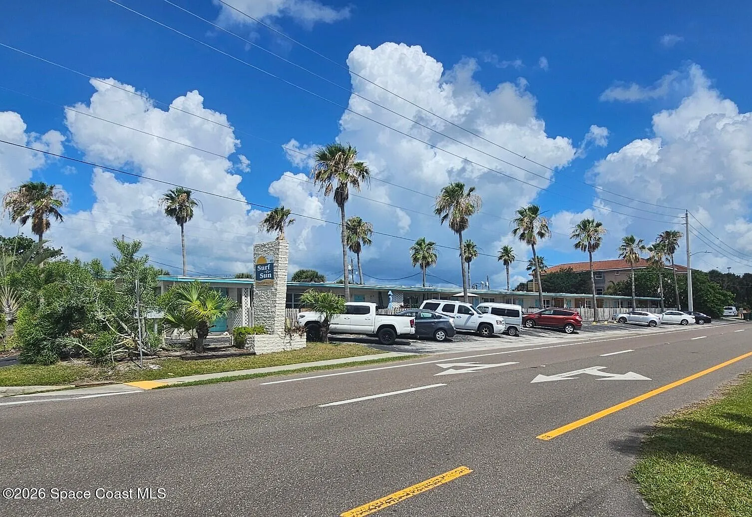 490 S Orlando Ave — Photo 1