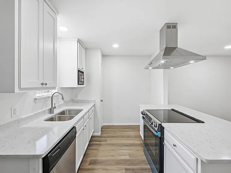73 Winchester Dr — Photo 8