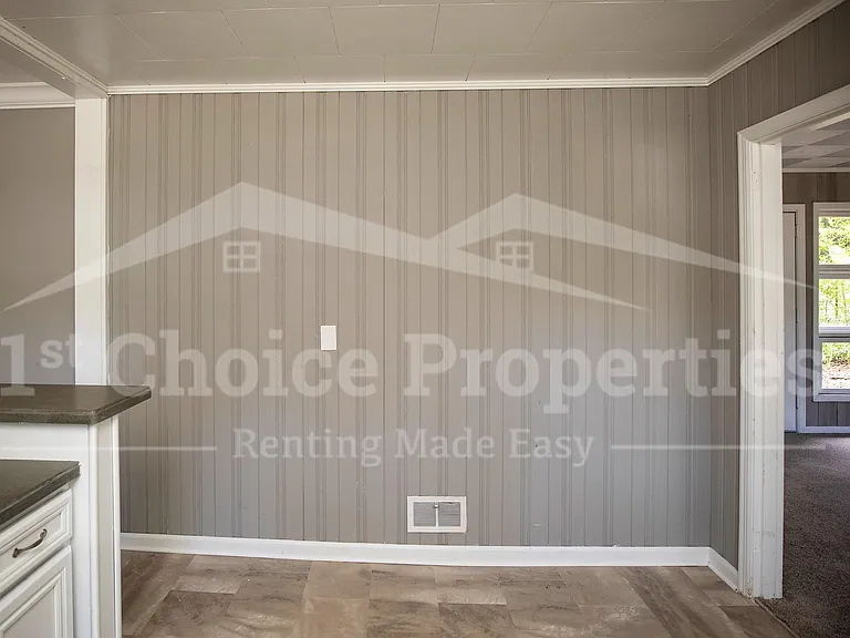 656 Kenwood Dr — Photo 8