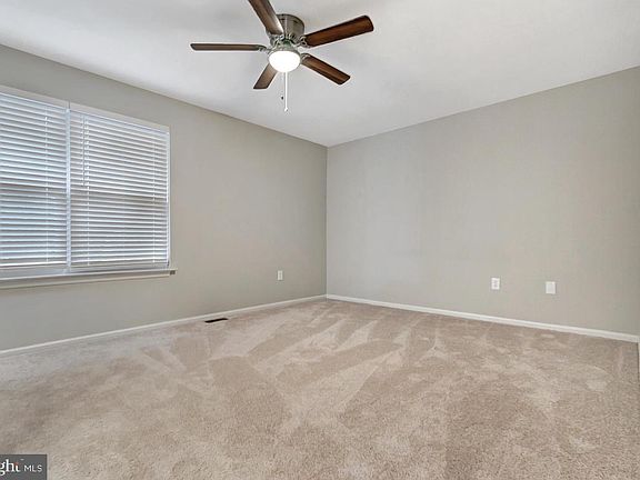 5th image of 273 Kings College Ct