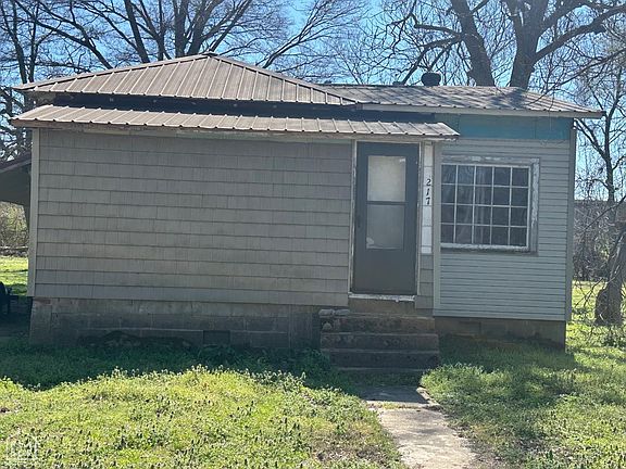 2nd image of 217 Oak St