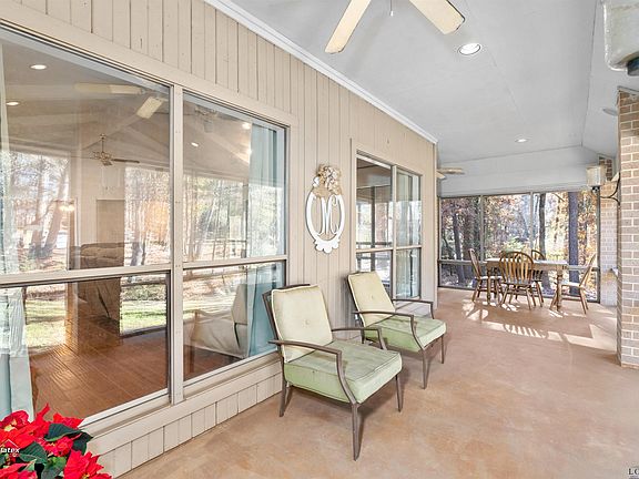 3rd image of 22 Tallwood Ln