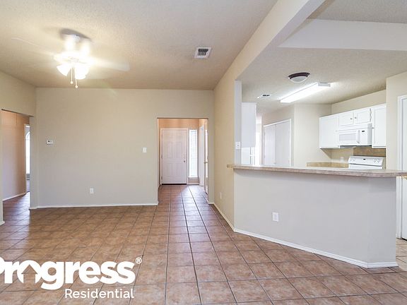 5th image of 200 Rosewood Ln