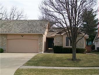 1st image of 409 NW Timberbrooke Dr