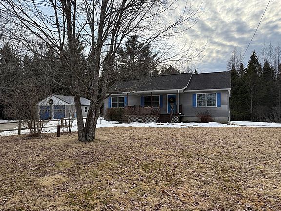3rd image of 27 Oak Point Road