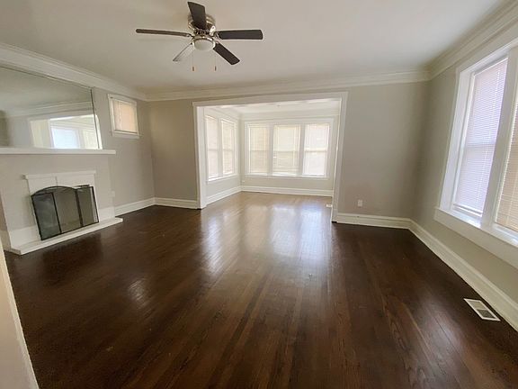 3rd image of 5327 W Congress Pkwy