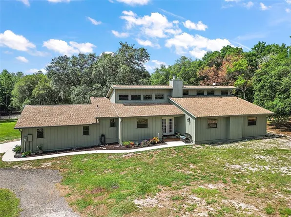 24220 Greentree Ln, Eustis, FL 32736