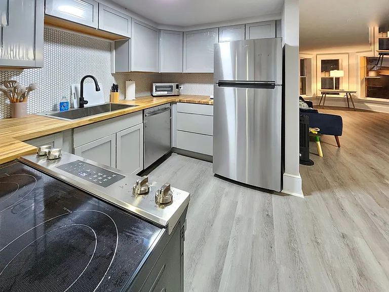 70 Temple St #1 — Photo 14