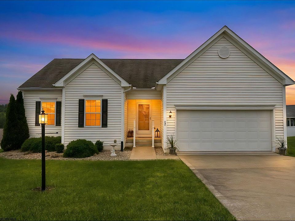 1st image of 307 Double Eagle Ln