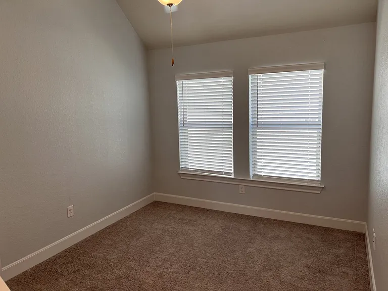 10215 High Noon Dr — Photo 32