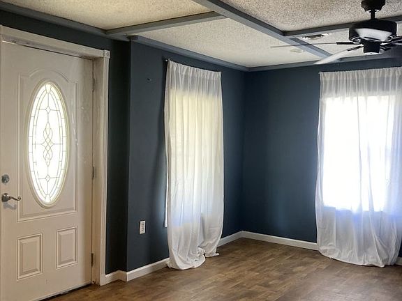 2nd image of 609 Folk St