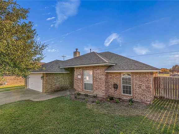 3rd image of 3708 Dove Hollow Ln