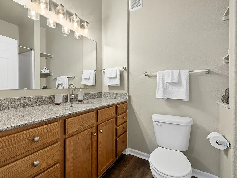 2bd 2ba - Premium Unit