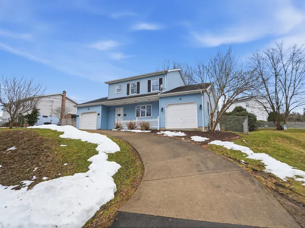 21 Circle Dr, Hanover Township, PA 18706