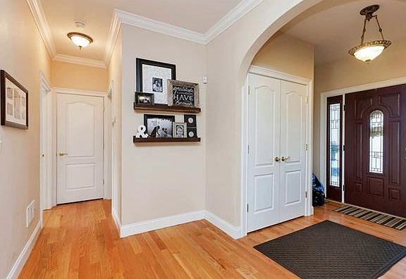 5th image of 189 Bergen Cir