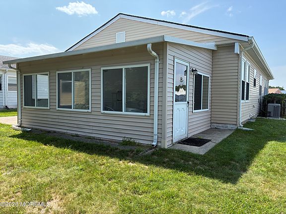 4th image of 65 Woodstock Drive