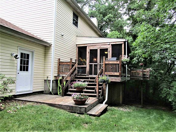 5th image of 317 McCutcheon Dr
