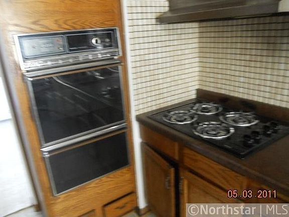 5th image of 715 Edmund Ave