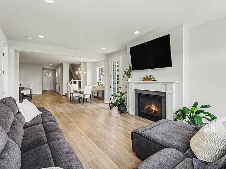 1318 Revival Dr — Photo 10