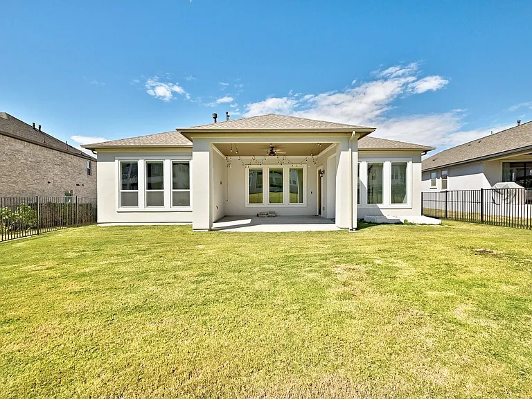2124 Bel Paese Bnd — Photo 31