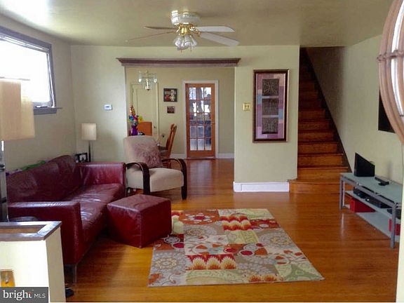 3rd image of 925 Serrill Ave