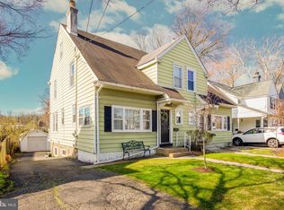 22 W Waverly Rd, Glenside, PA 19038