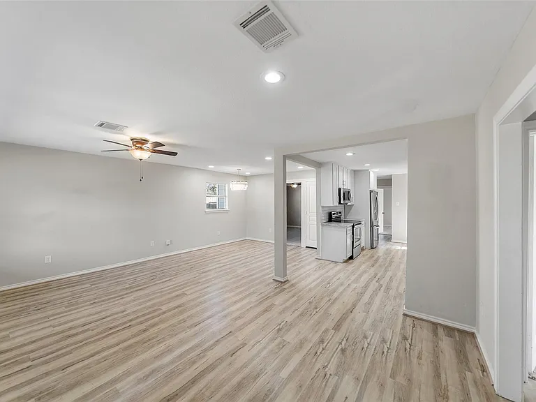 7019 Sur Ct — Photo 8