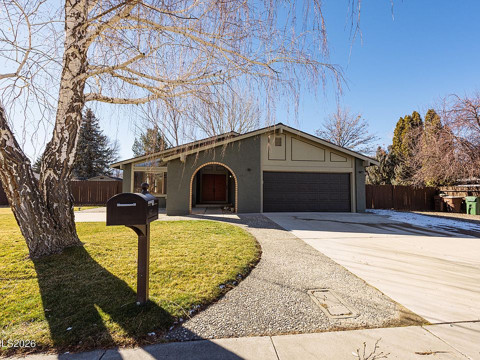 1st image of 837 Mahogany Dr