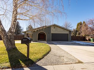 837 Mahogany Dr, Minden, NV 89423