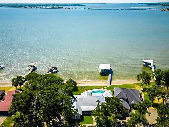 5th image of 120 Tiffany Ln