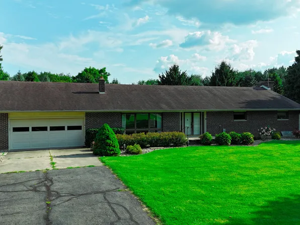 31565 Middle Crossing Rd, Dowagiac, MI 49047
