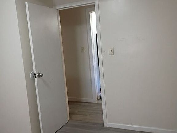 4th image of 1117 N Christiana Ave #G