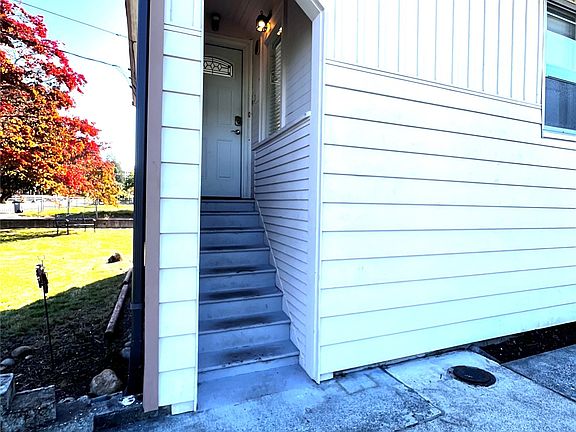 3rd image of 2431 Snyder Avenue