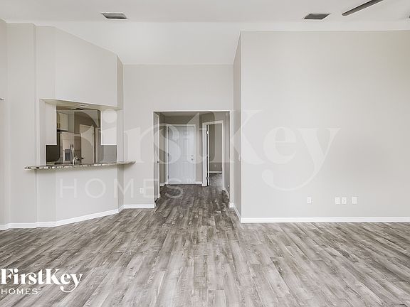 3rd image of 1033 Hardwood Dr