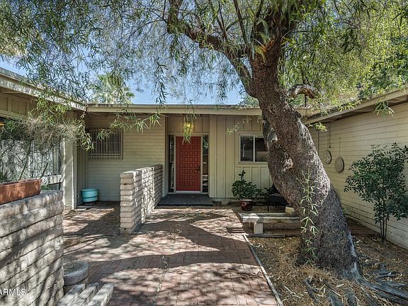 4th image of 316 E Broadway Lane