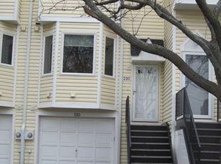 220 5th St NE, Minneapolis, MN 55413