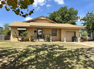 18 NW 28th St, Lawton, OK 73505