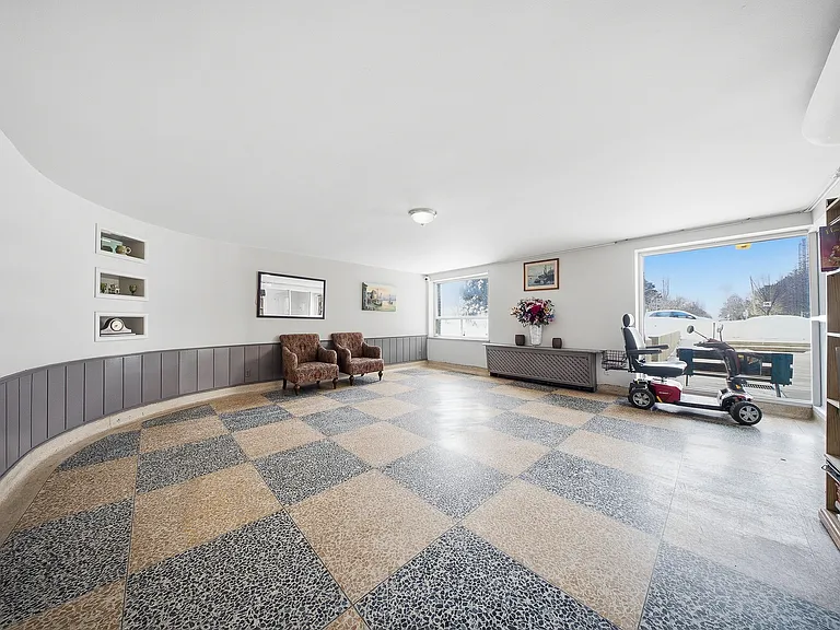 2275 Victoria Park Ave — Photo 14
