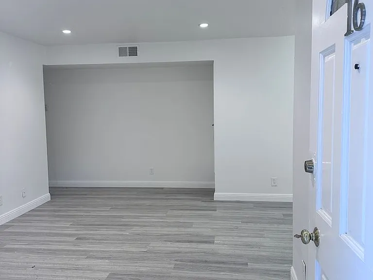 Tyb - 1120 Douglas Av. — Photo 1