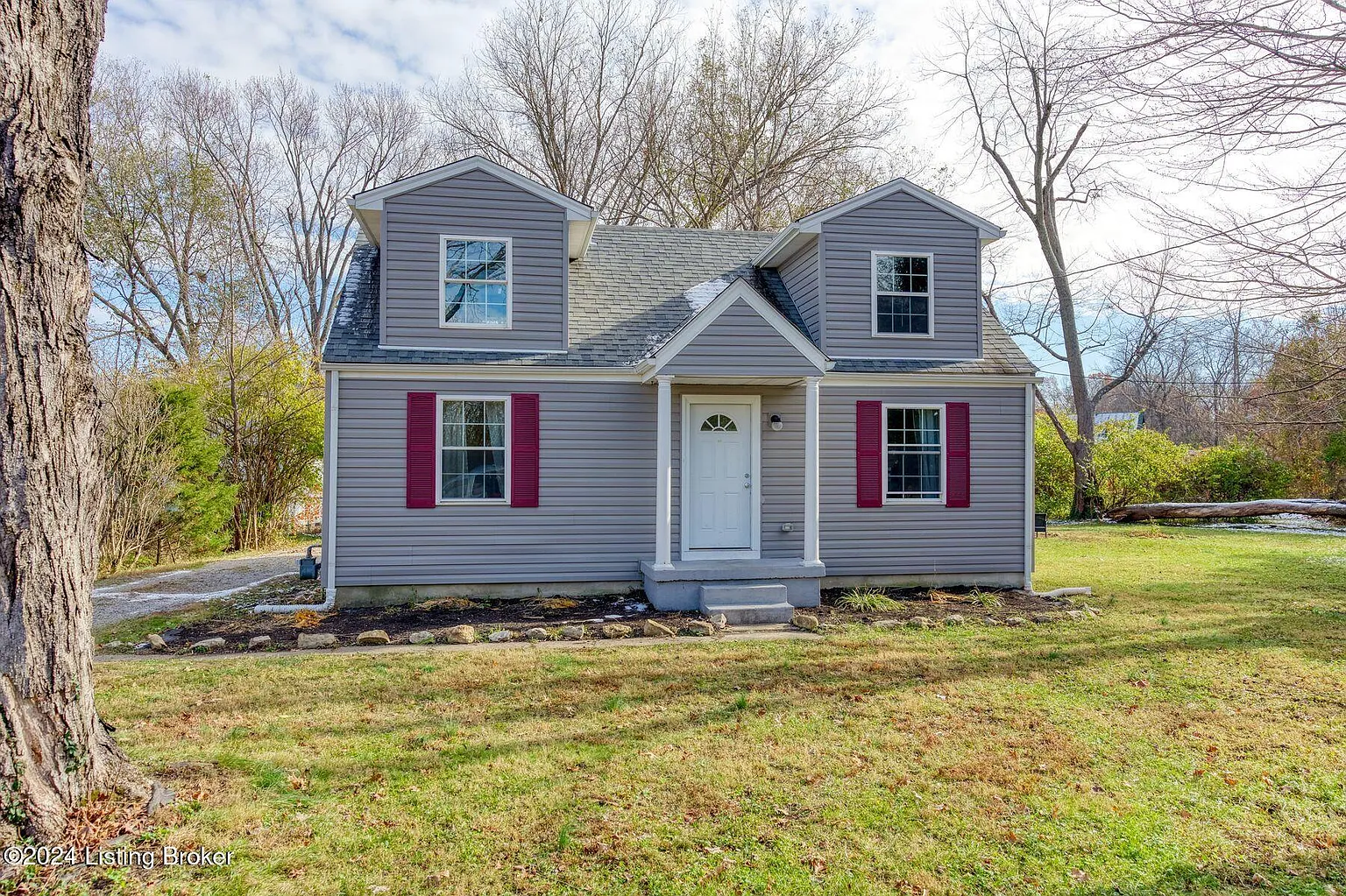 1032 Southern Ave photo 1