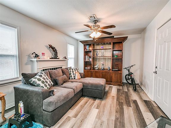 3rd image of 2301 Granada Blvd