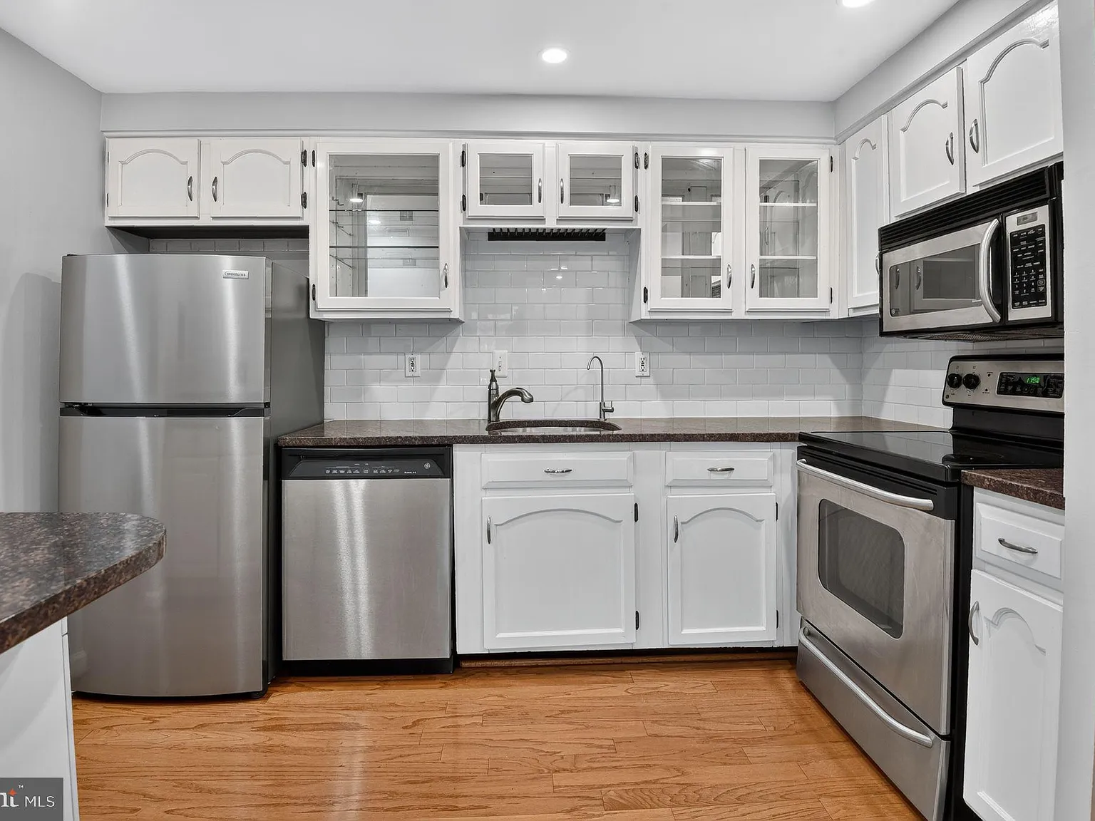 The Colonies At Mclean C — Photo 3