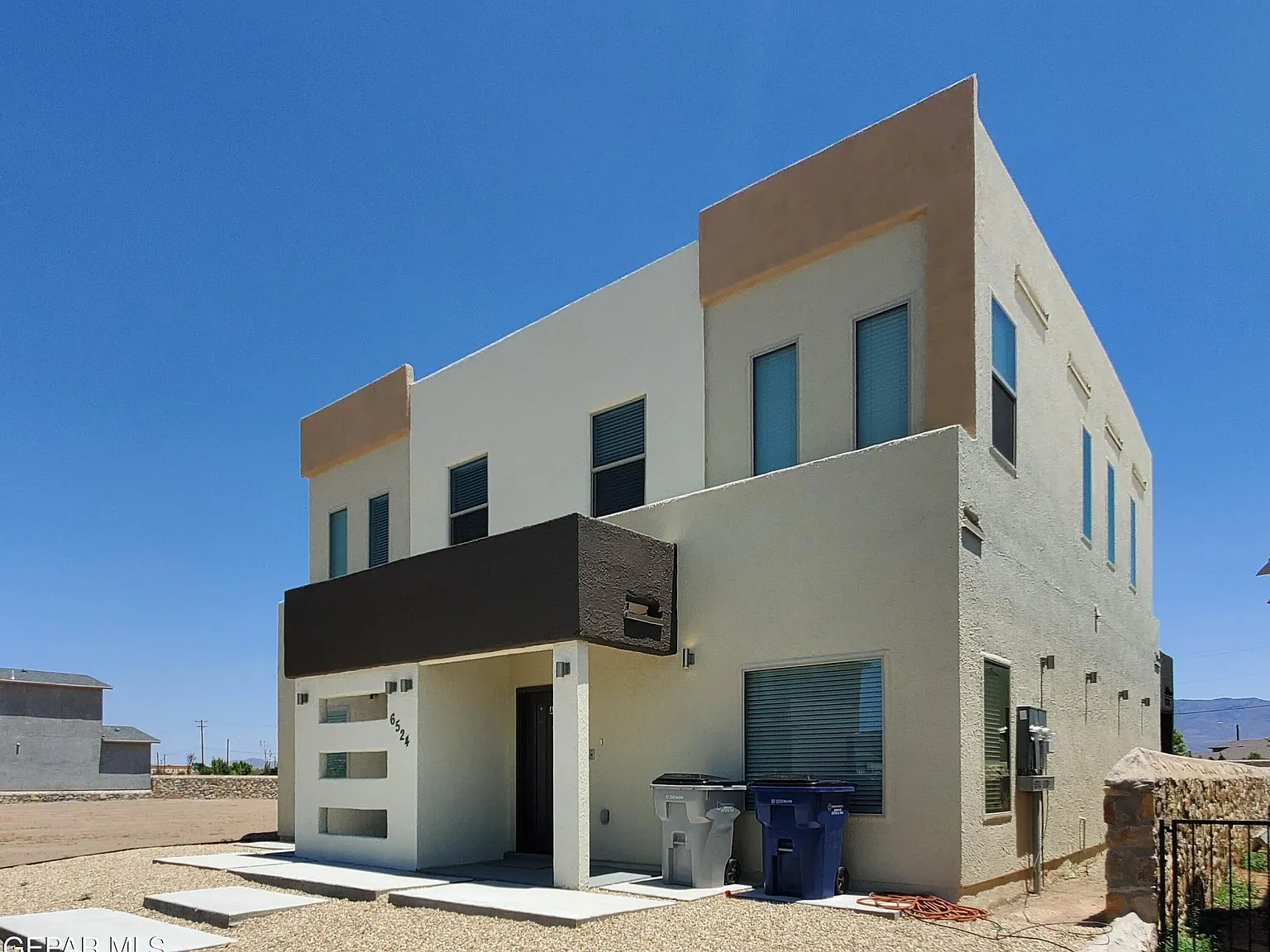 3 bed, 2.5 bath, 1348 sqft, $1,550 — Photo 1