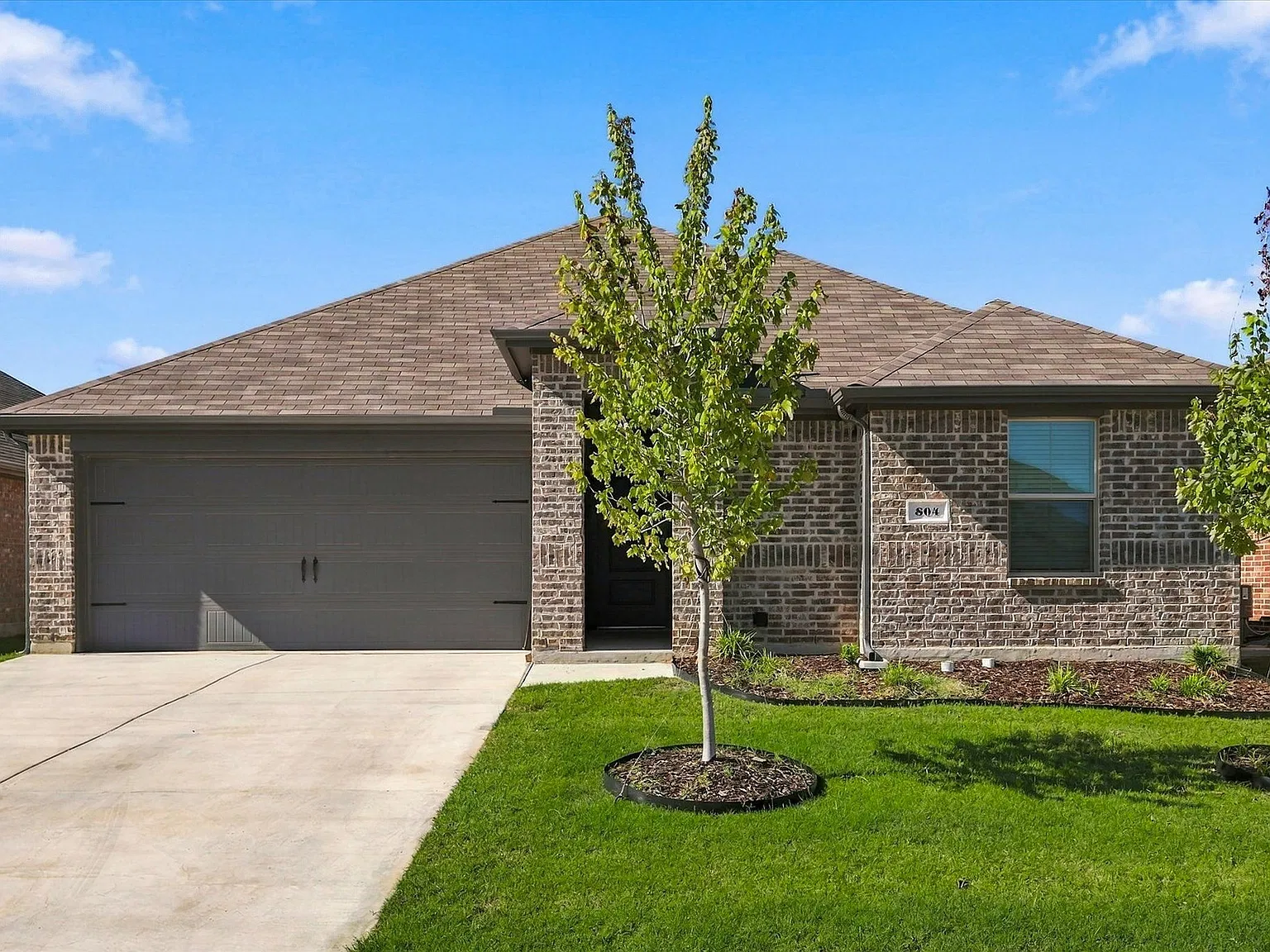 3 bed, 1294 sqft, $1,950 — Photo 1