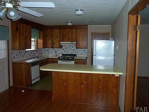 3rd image of 207 Oviedo St